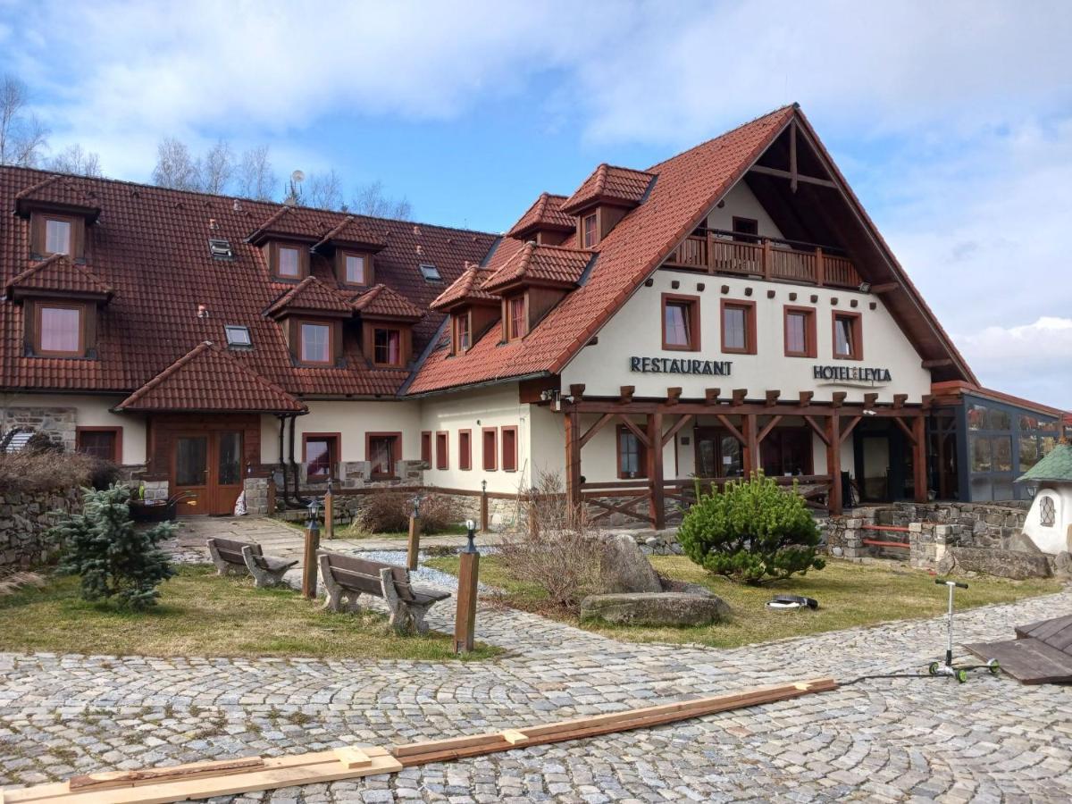 Hotel Leyla Frymburk Exteriör bild
