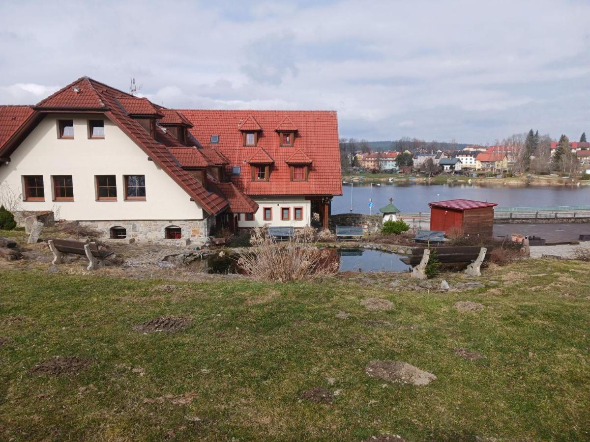 Hotel Leyla Frymburk Exteriör bild