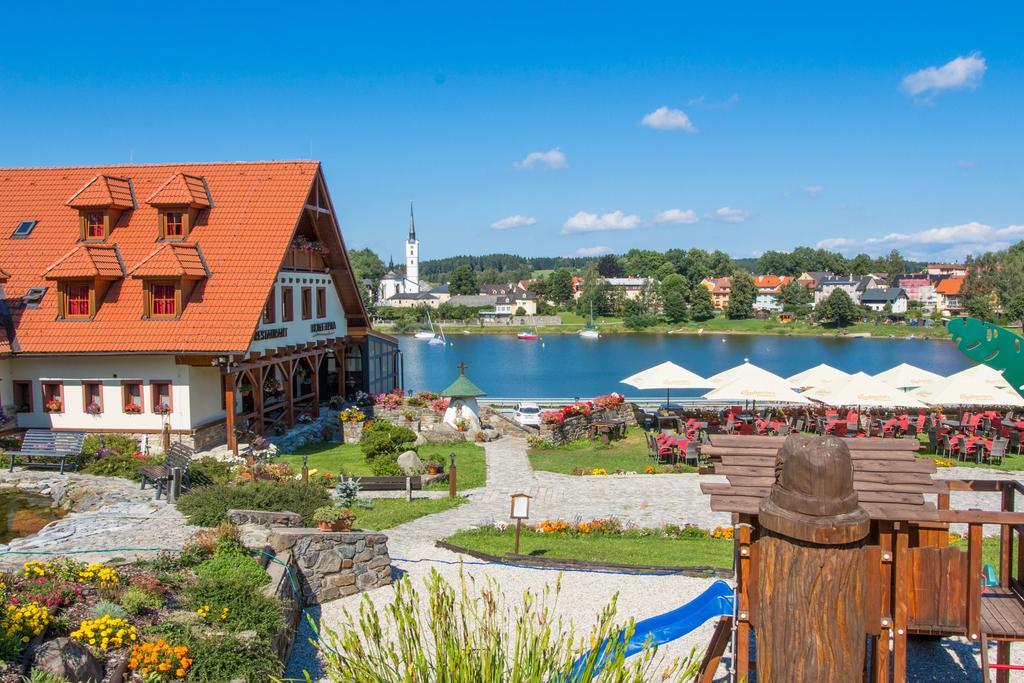 Hotel Leyla Frymburk Exteriör bild